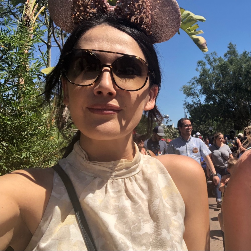 Meet your Posher, Elizabeth